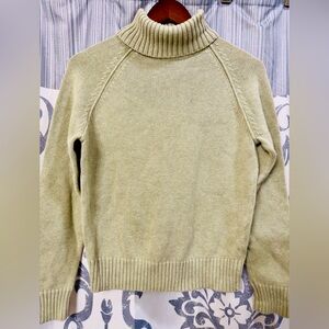 Pria Women's Light Green Turtleneck Cabke-Knit Cozy Warm Sweater Size M EUC